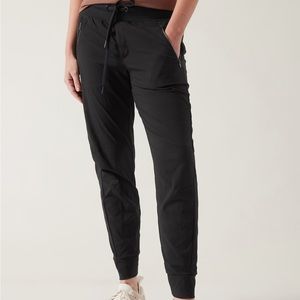 ATHLETA venture pant Trekkie black jogger
